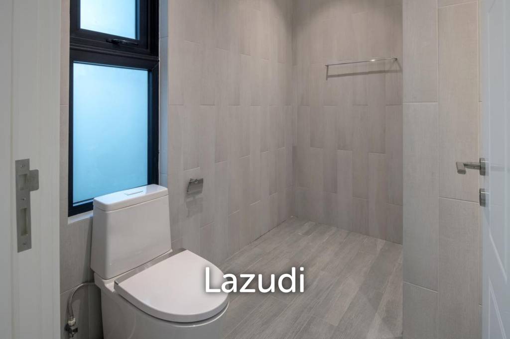 PARKLAND VILLA :  Stunning 4 Bed Pool villa