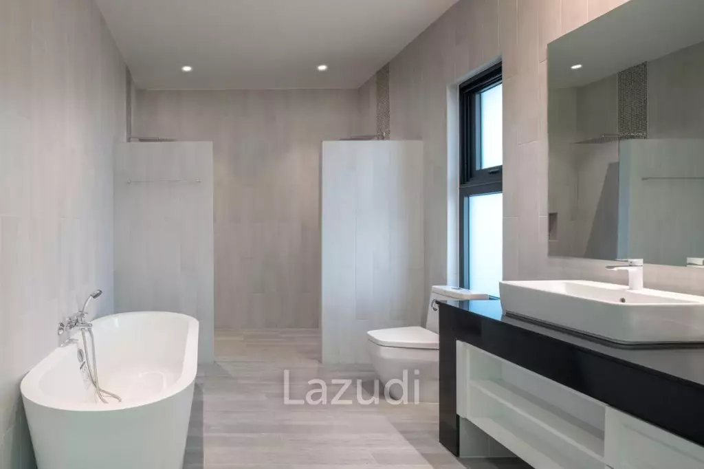 PARKLAND VILLA :  Stunning 4 Bed Pool villa