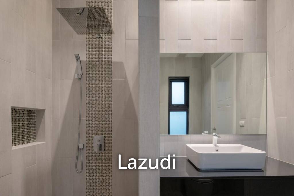 PARKLAND VILLA :  Stunning 4 Bed Pool villa