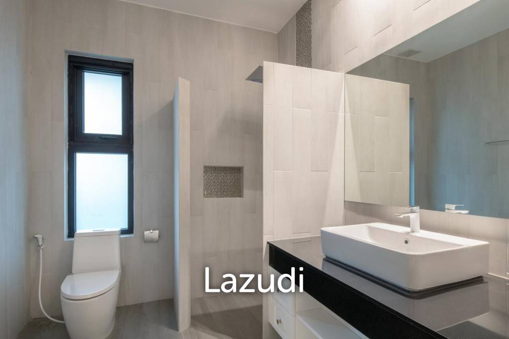 PARKLAND VILLA :  Stunning 4 Bed Pool villa