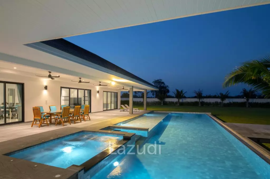 PARKLAND VILLA :  Stunning 4 Bed Pool villa
