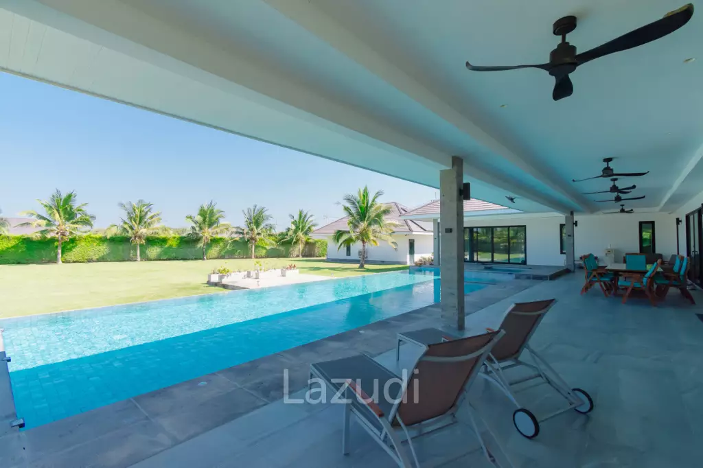 PARKLAND VILLA :  Stunning 4 Bed Pool villa