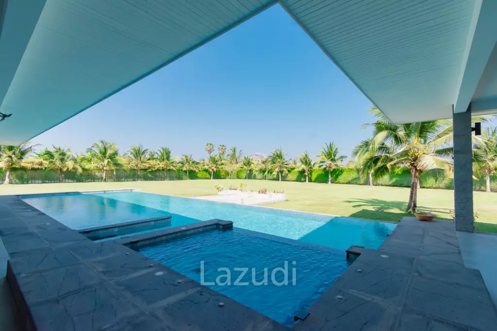 PARKLAND VILLA :  Stunning 4 Bed Pool villa
