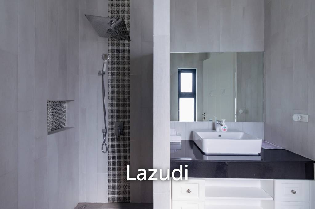 4,093 Kvm 4 Seng 4 Bad Villa for Salg