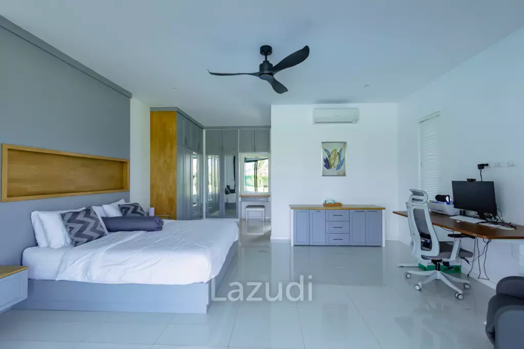 PARKLAND VILLA :  Stunning 4 Bed Pool villa