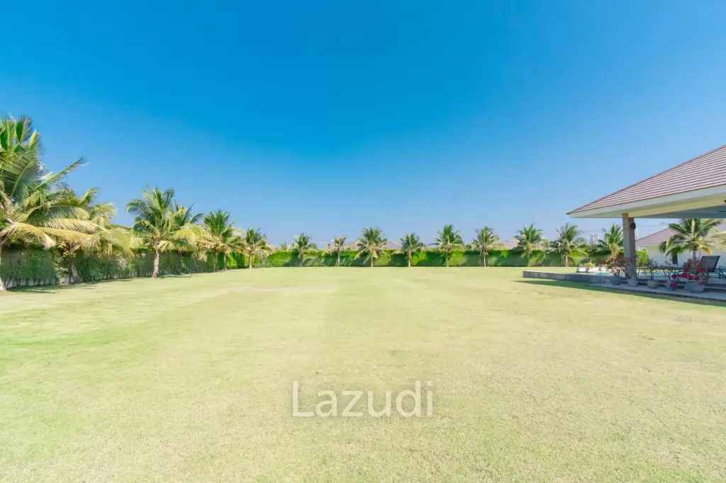 PARKLAND VILLA :  Stunning 4 Bed Pool villa