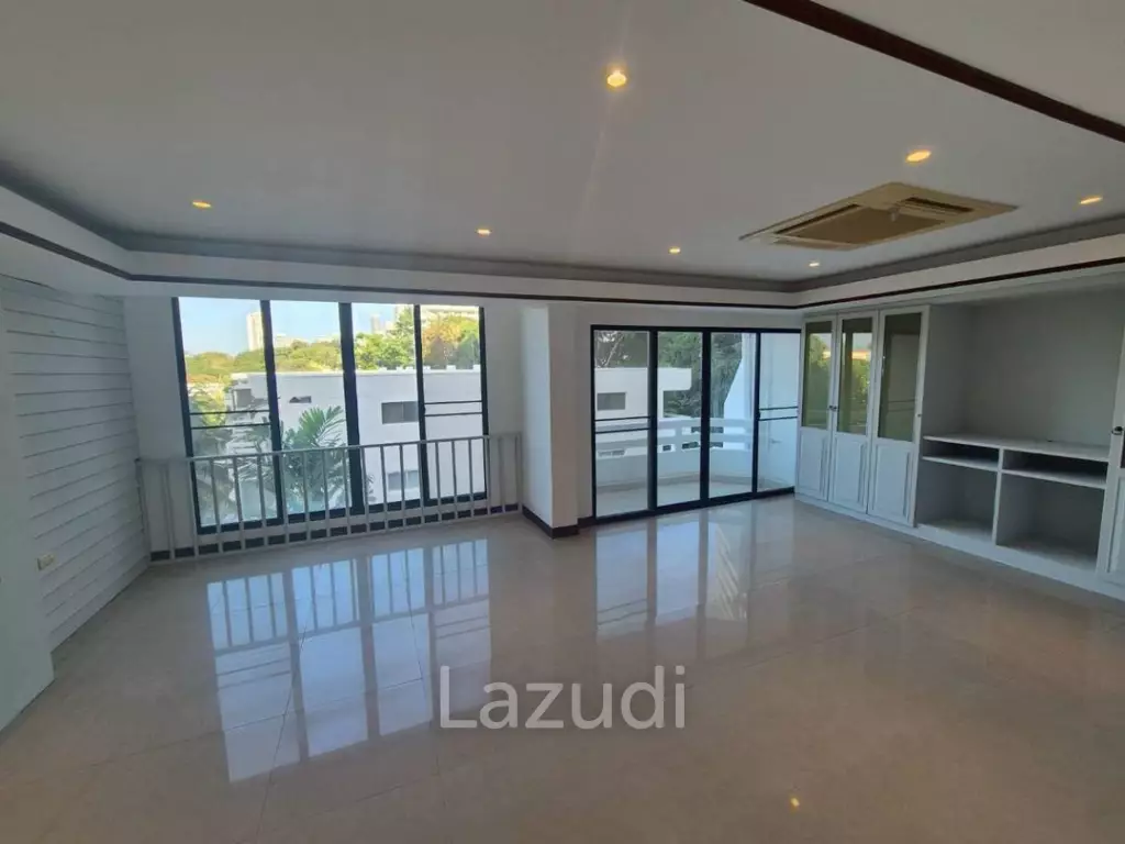8 Bed 7 Bath 375 SQ.M. Jomtien Condotel And Village