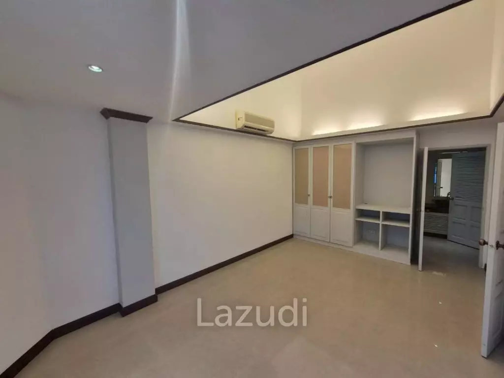 8 Bed 7 Bath 375 SQ.M. Jomtien Condotel And Village