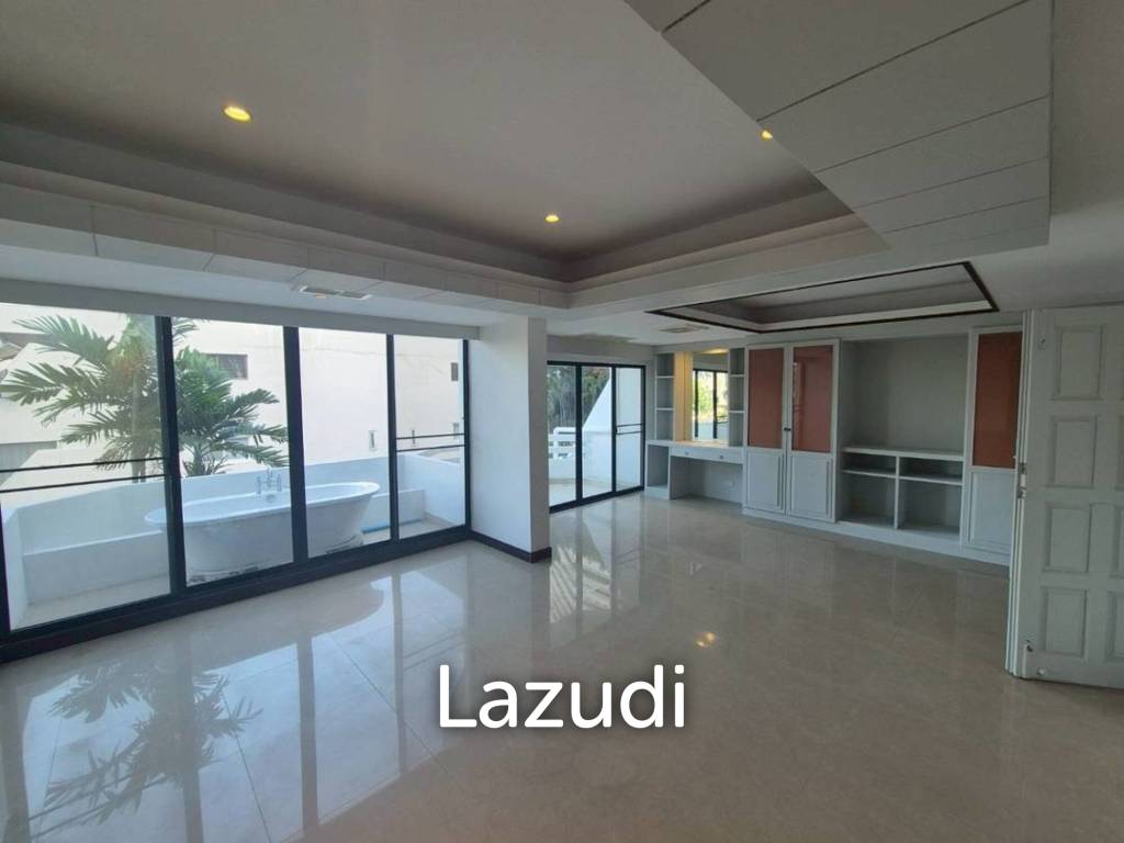 8 Bed 7 Bath 375 SQ.M. Jomtien Condotel And Village