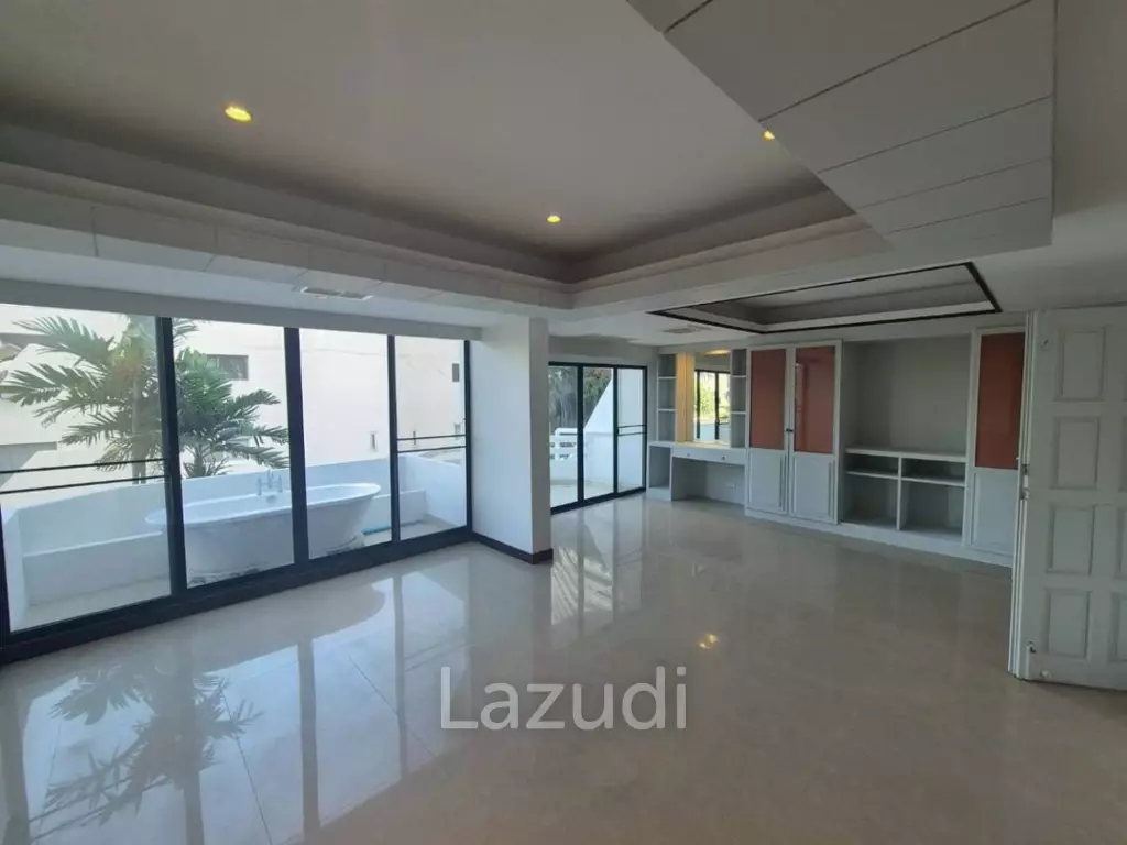 8 Bed 7 Bath 375 SQ.M. Jomtien Condotel And Village