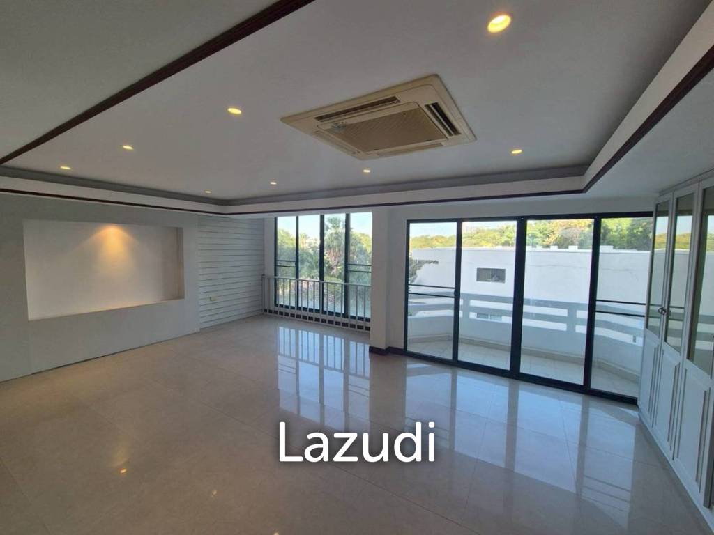 8 Bed 7 Bath 375 SQ.M. Jomtien Condotel And Village
