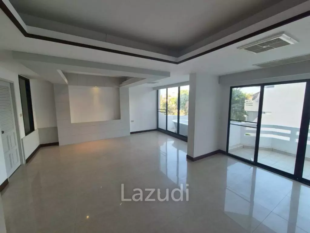 8 Bed 7 Bath 375 SQ.M. Jomtien Condotel And Village