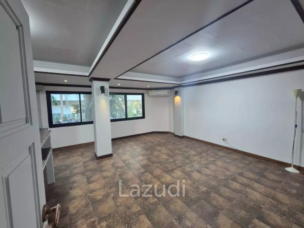8 Bed 7 Bath 375 SQ.M. Jomtien Condotel And Village