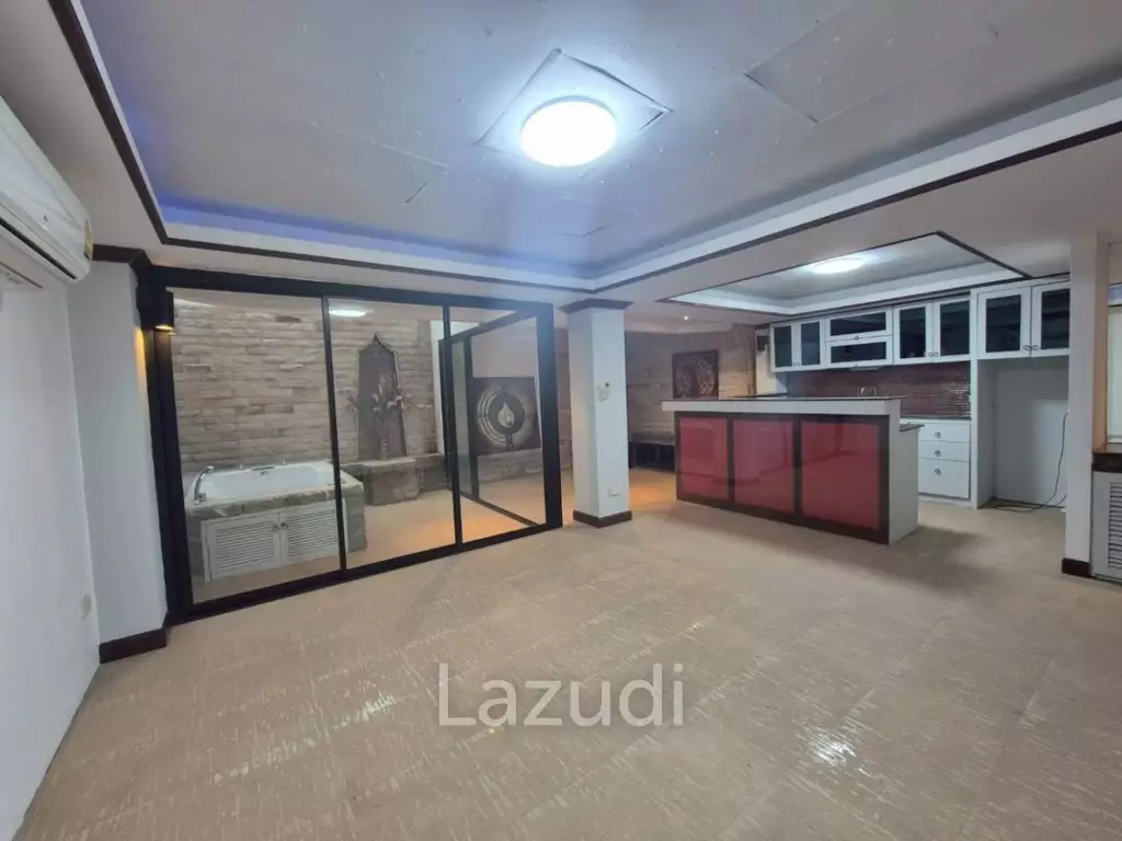 8 Bed 7 Bath 375 SQ.M. Jomtien Condotel And Village