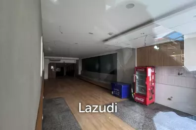 139 sqm Ground Floor Restaurant Bar for Lease in Khlong Toei Bangkok