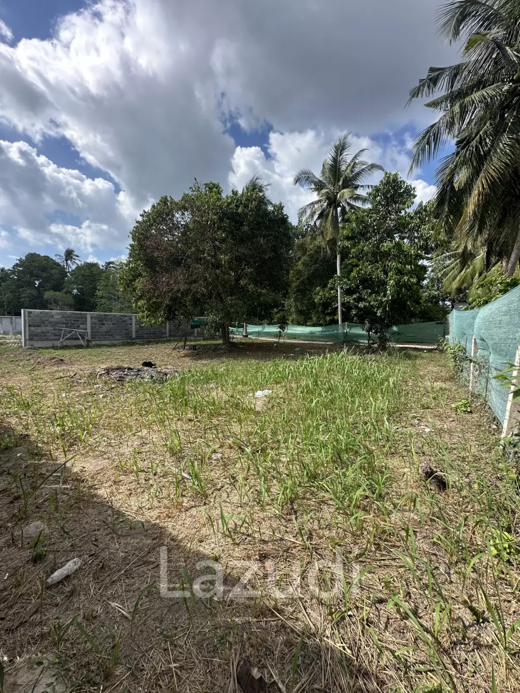 Flat 400 sqm Land – Prime Location Near Thong Sala