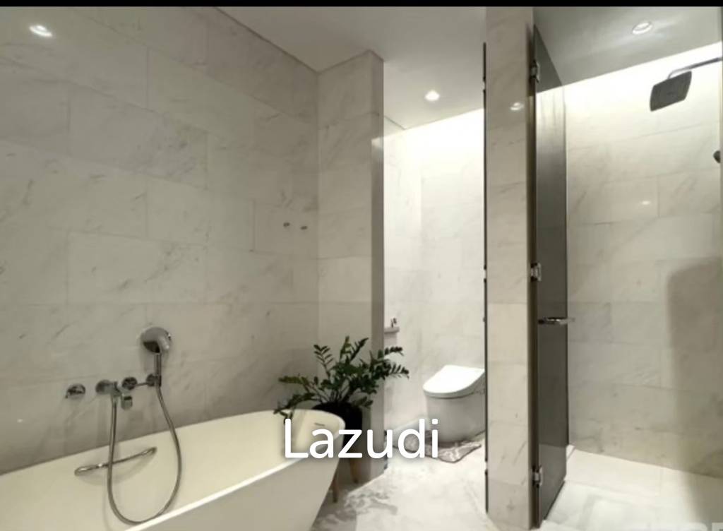 85 sqm 1-Bed Luxury Condo on 25th Floor at The Residences at Sindhorn Kempinski Lumpini Bangkok