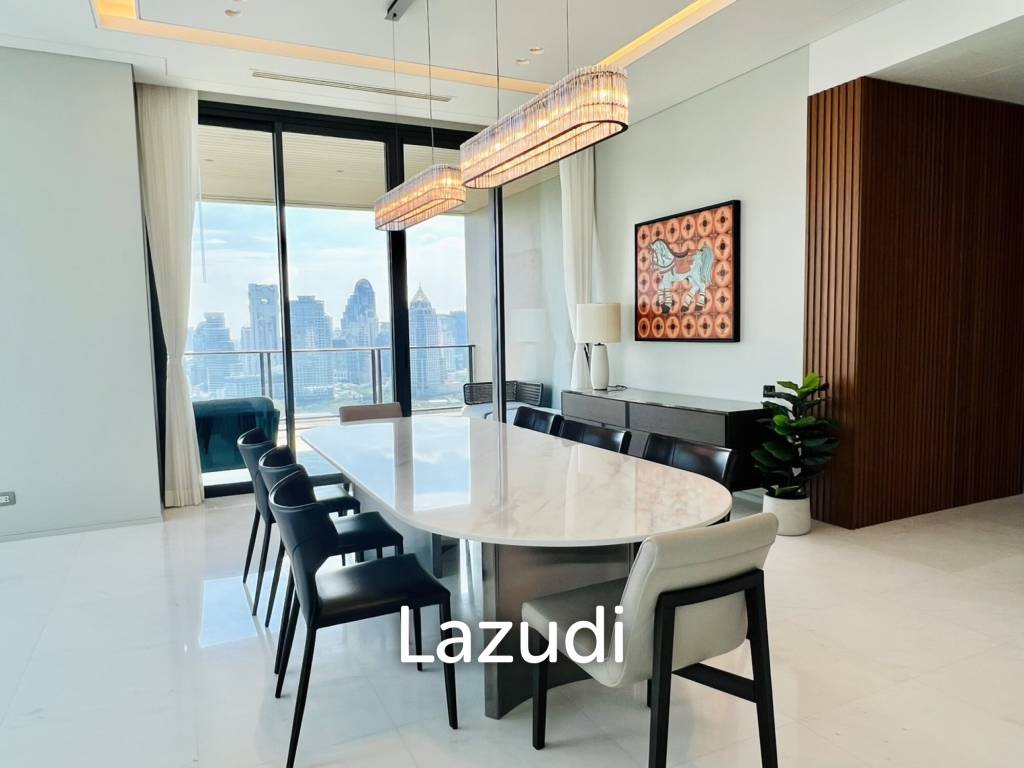 Spacious 4-Bedroom Condo with Panoramic City Views for Sale in Lumpini