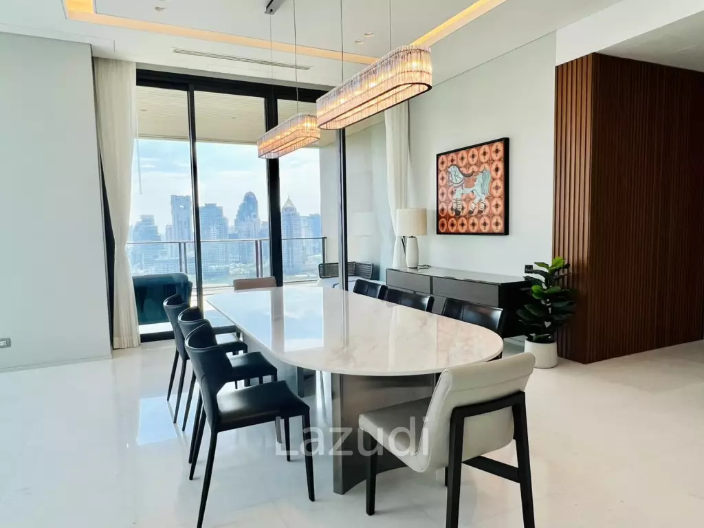 Spacious 4-Bedroom Condo with Panoramic City Views for Sale in Lumpini