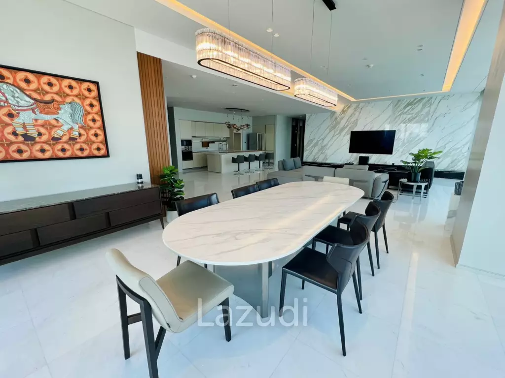 Spacious 4-Bedroom Condo with Panoramic City Views for Sale in Lumpini