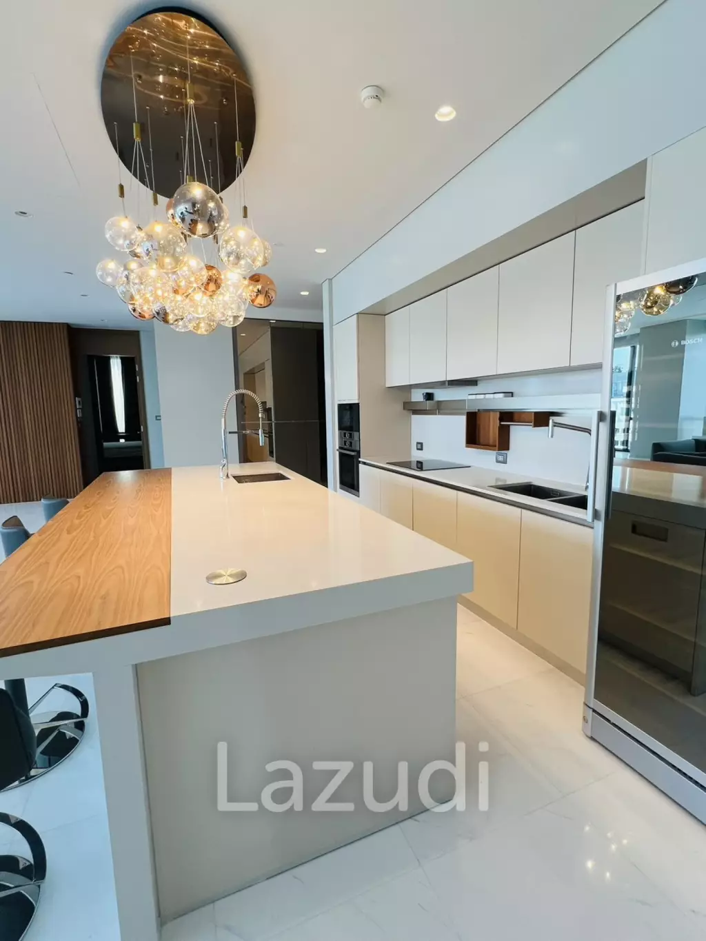 Spacious 4-Bedroom Condo with Panoramic City Views for Sale in Lumpini