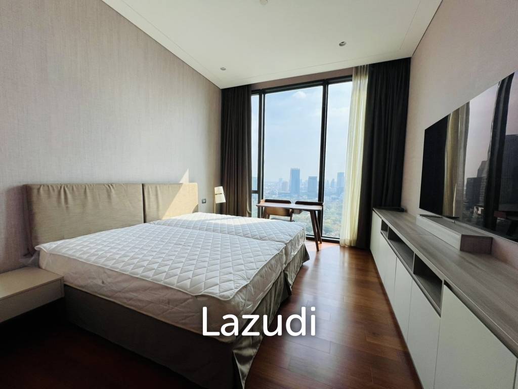 Spacious 4-Bedroom Condo with Panoramic City Views for Sale in Lumpini