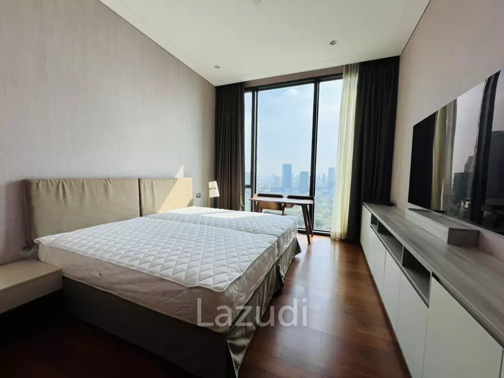 Spacious 4-Bedroom Condo with Panoramic City Views for Sale in Lumpini