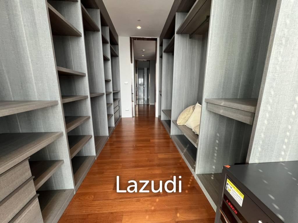 Spacious 4-Bedroom Condo with Panoramic City Views for Sale in Lumpini