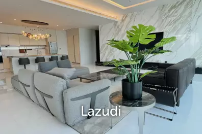 Spacious 4-Bedroom Condo with Panoramic City Views for Sale in Lumpini