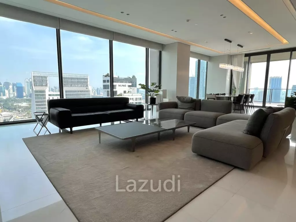 Spacious 4-Bedroom Condo with Panoramic City Views for Sale in Lumpini