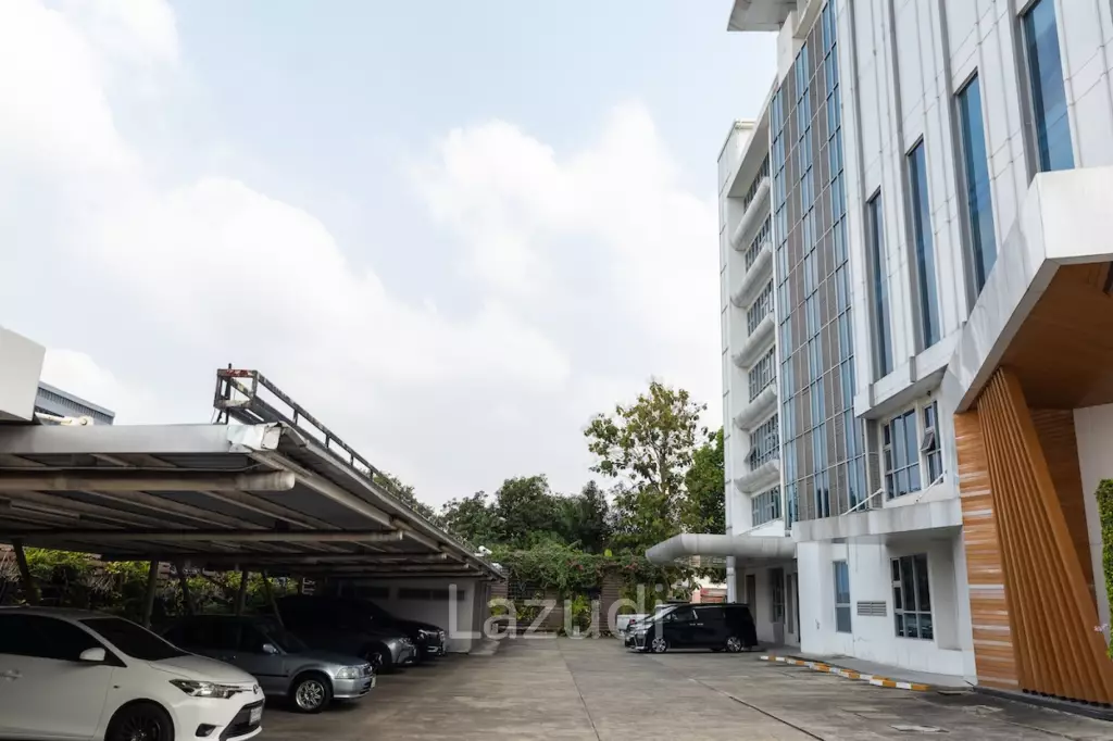 3800 sqm modern commercial office building Suan Luang Bangkok