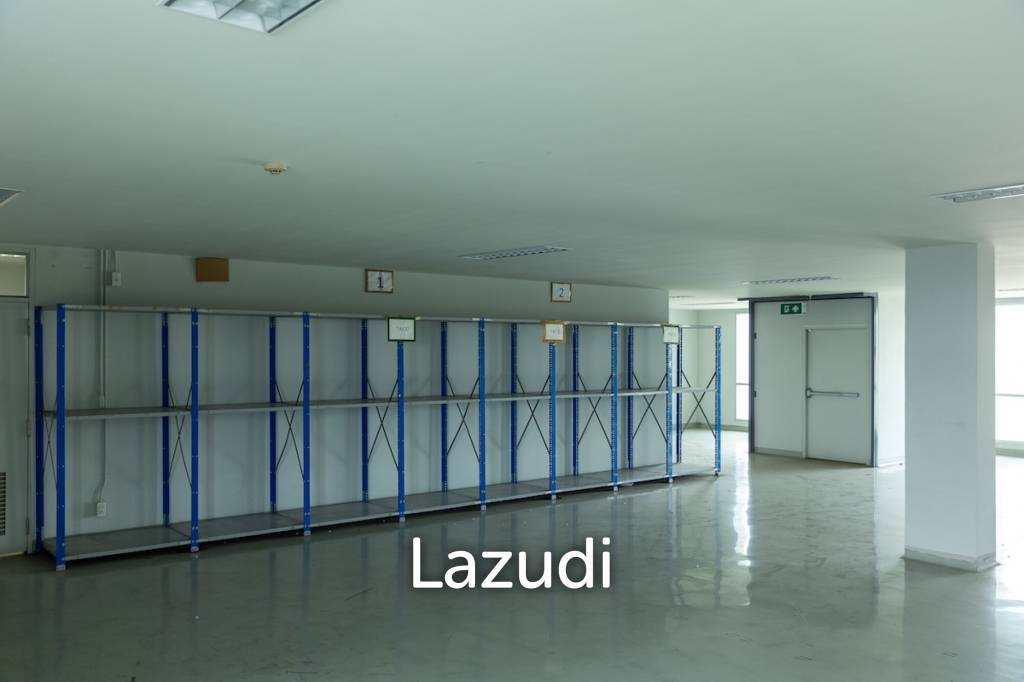 3800 sqm modern commercial office building Suan Luang Bangkok