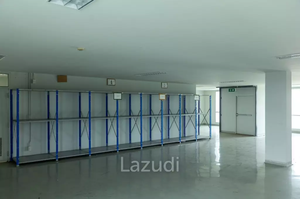 3800 sqm modern commercial office building Suan Luang Bangkok