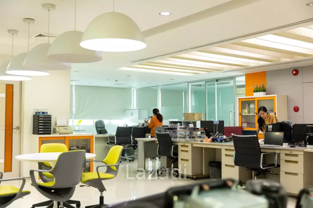 3800 sqm modern commercial office building Suan Luang Bangkok