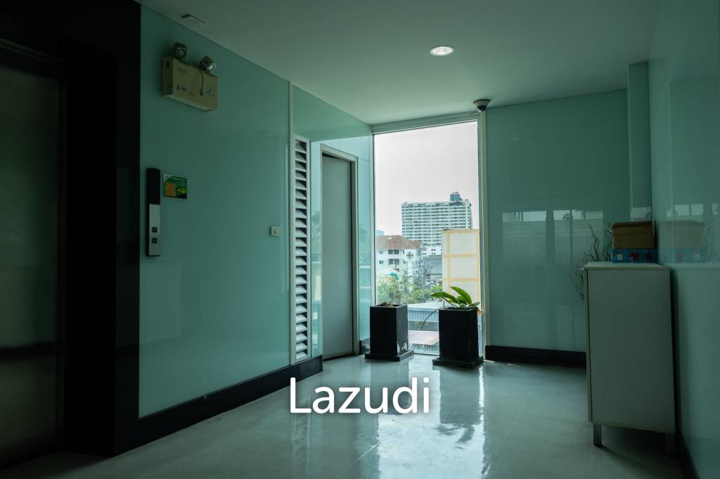 3800 sqm modern commercial office building Suan Luang Bangkok