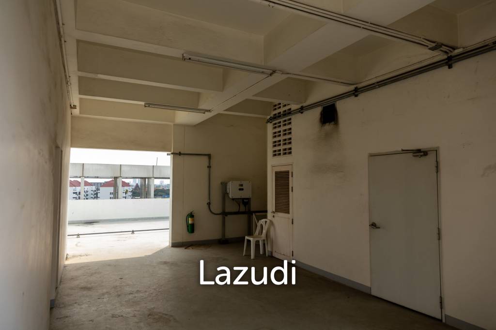 3800 sqm modern commercial office building Suan Luang Bangkok