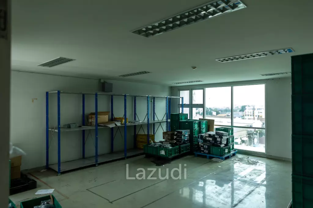 3800 sqm modern commercial office building Suan Luang Bangkok