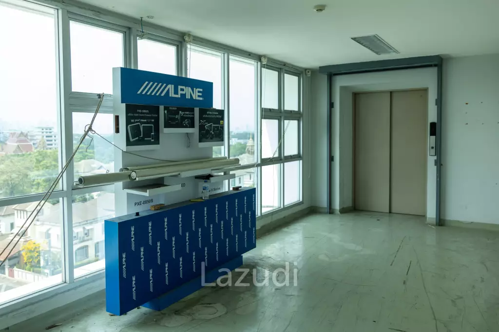 3800 sqm modern commercial office building Suan Luang Bangkok