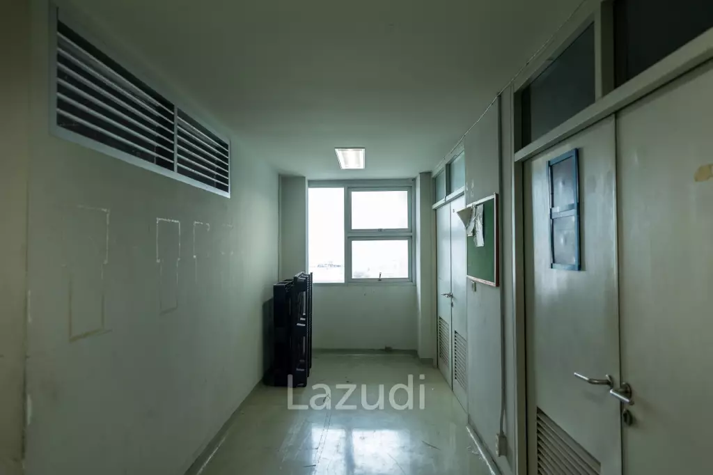 3800 sqm modern commercial office building Suan Luang Bangkok