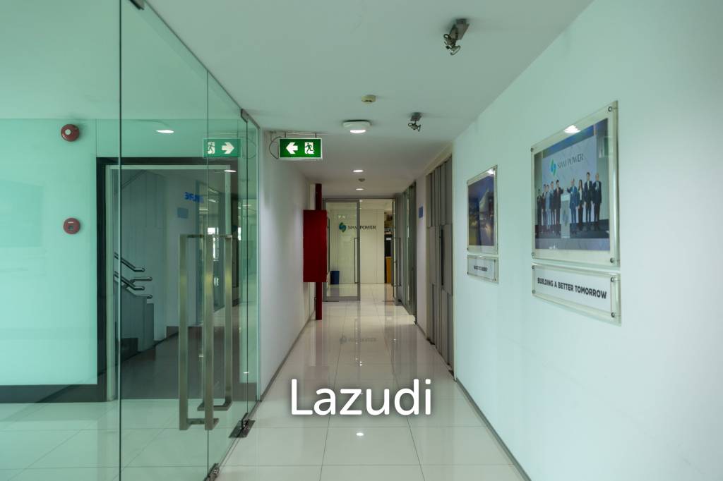 3800 sqm modern commercial office building Suan Luang Bangkok