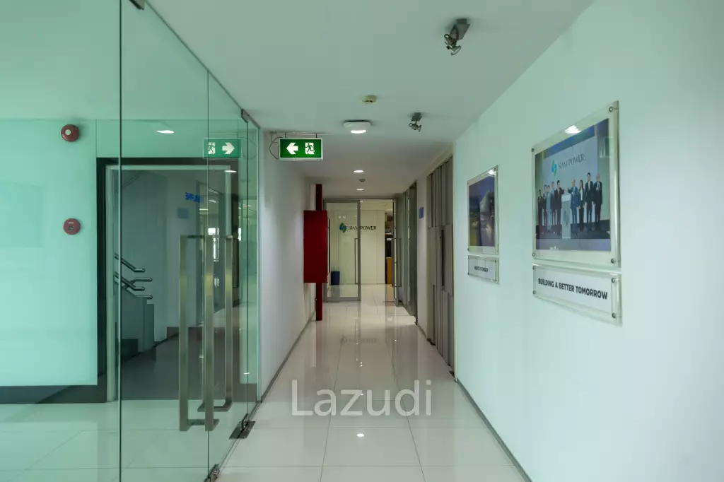 3800 sqm modern commercial office building Suan Luang Bangkok
