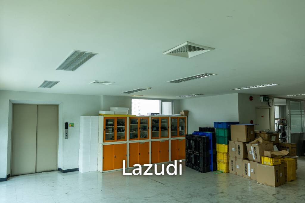 3800 sqm modern commercial office building Suan Luang Bangkok