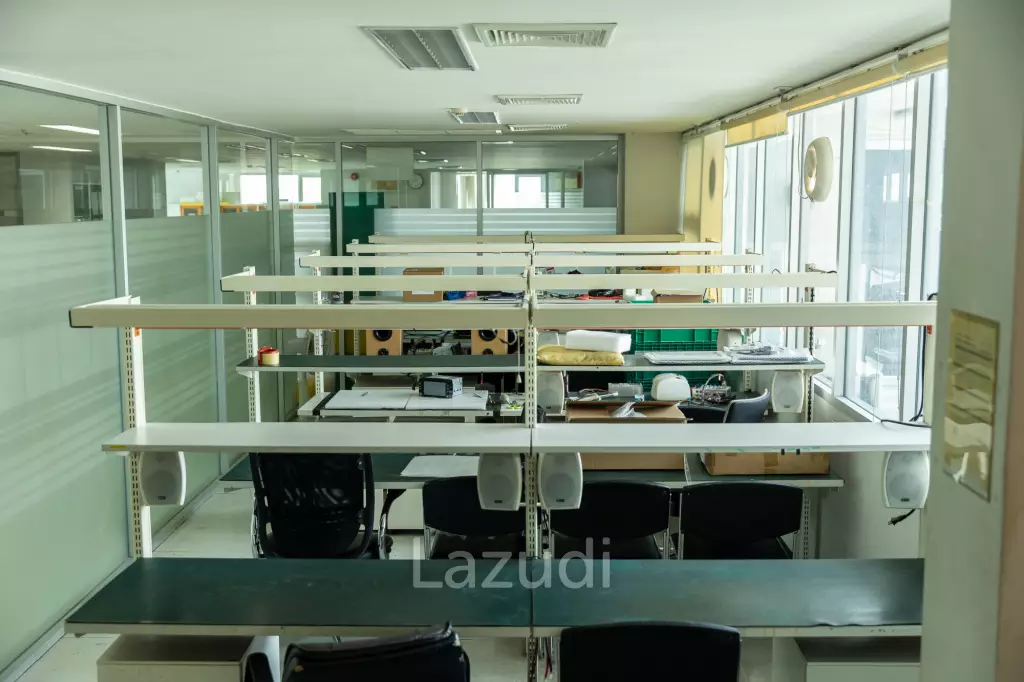 3800 sqm modern commercial office building Suan Luang Bangkok
