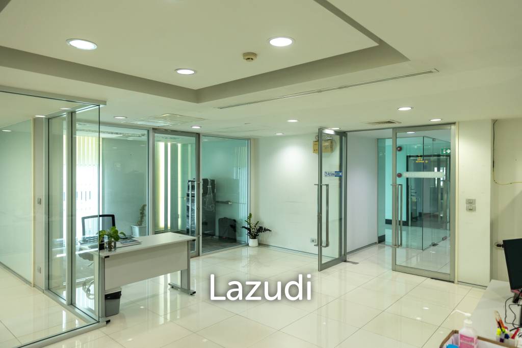 3800 sqm modern commercial office building Suan Luang Bangkok