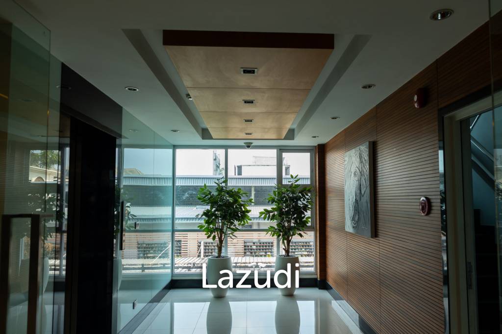 3800 sqm modern commercial office building Suan Luang Bangkok