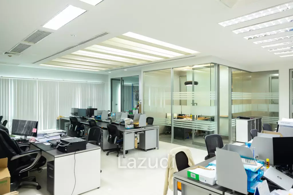 3800 sqm modern commercial office building Suan Luang Bangkok
