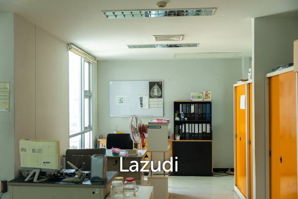 3800 sqm modern commercial office building Suan Luang Bangkok