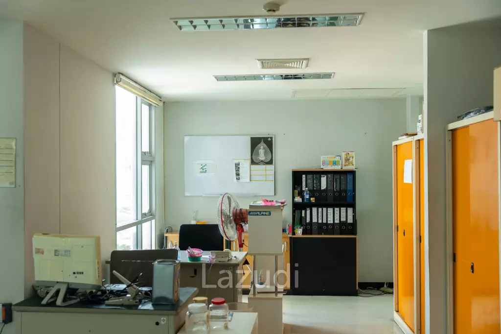 3800 sqm modern commercial office building Suan Luang Bangkok