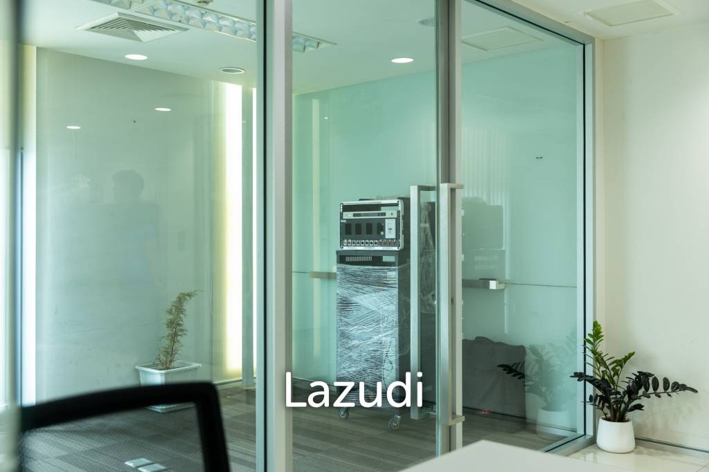 3800 sqm modern commercial office building Suan Luang Bangkok
