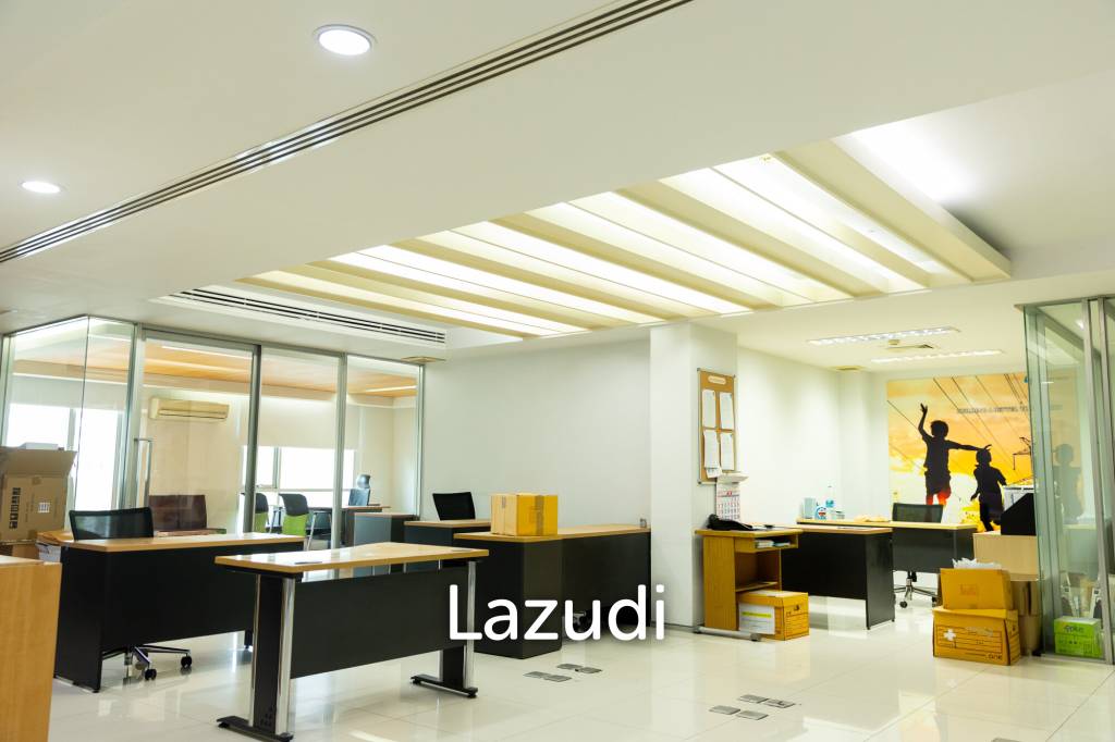 3800 sqm modern commercial office building Suan Luang Bangkok